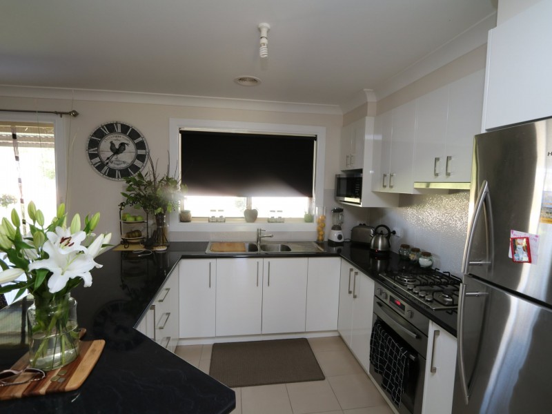 24 Wiradjuri Crescent, Wagga Wagga NSW 2650