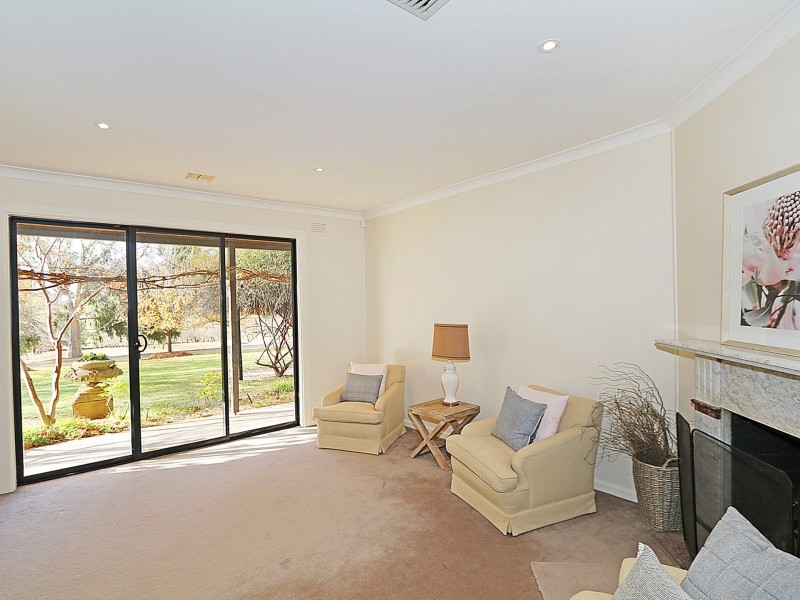 25 Cummins Drive, San Isidore NSW 2650