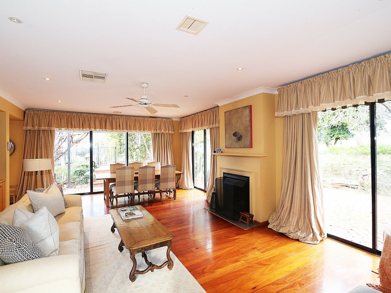 25 Cummins Drive, San Isidore NSW 2650