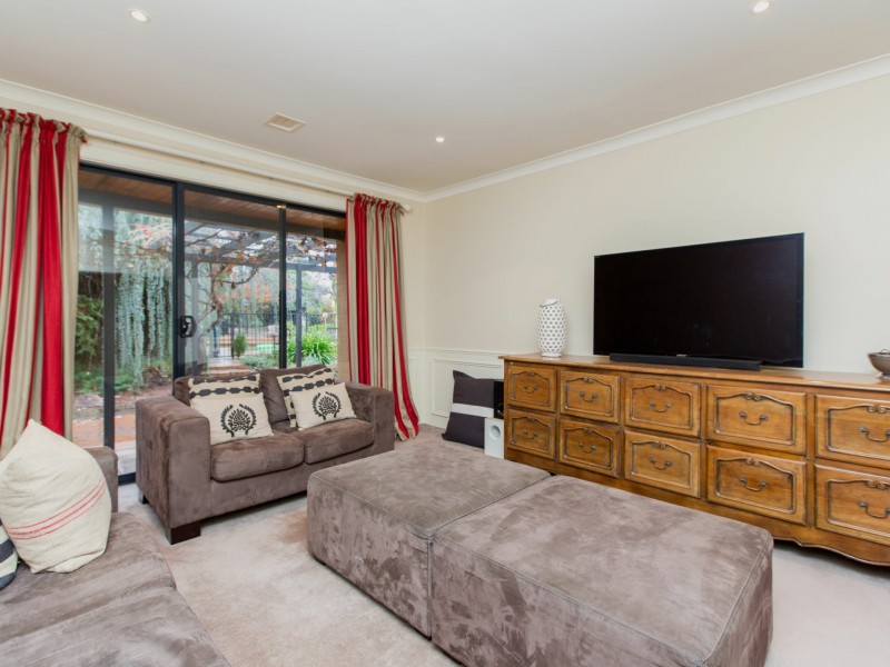 25 Cummins Drive, San Isidore NSW 2650