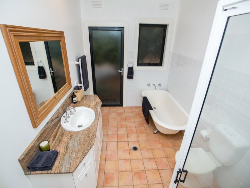 25 Cummins Drive, San Isidore NSW 2650