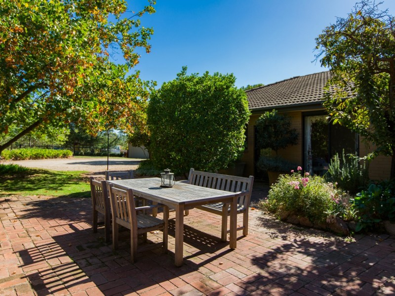 25 Cummins Drive, San Isidore NSW 2650