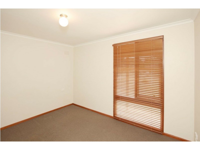 5 Meads Place, Mount Austin NSW 2650