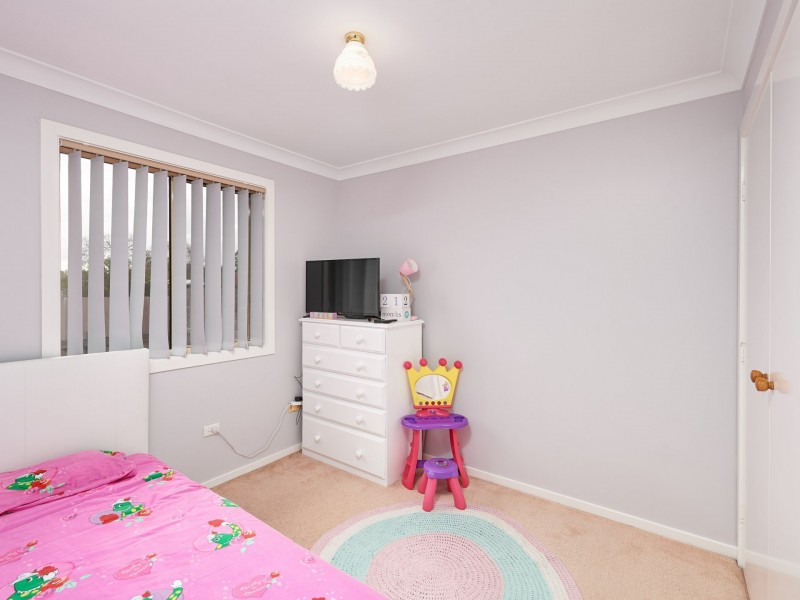 39 Bamarook Crescent, Glenfield Park NSW 2650