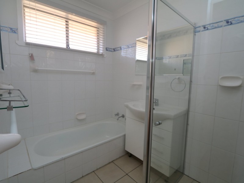 11 Tinga Crescent, Kooringal NSW 2650