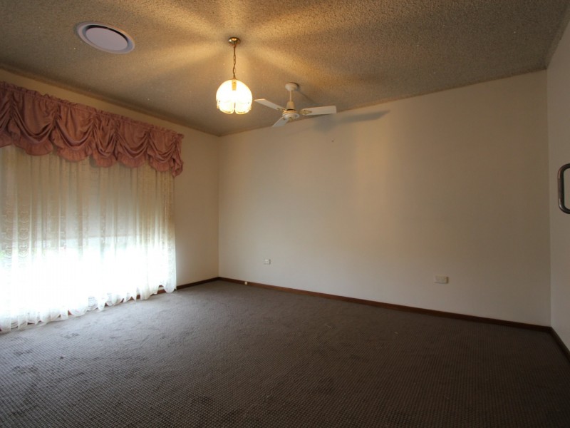 5 Henwood Ave, Kooringal NSW 2650