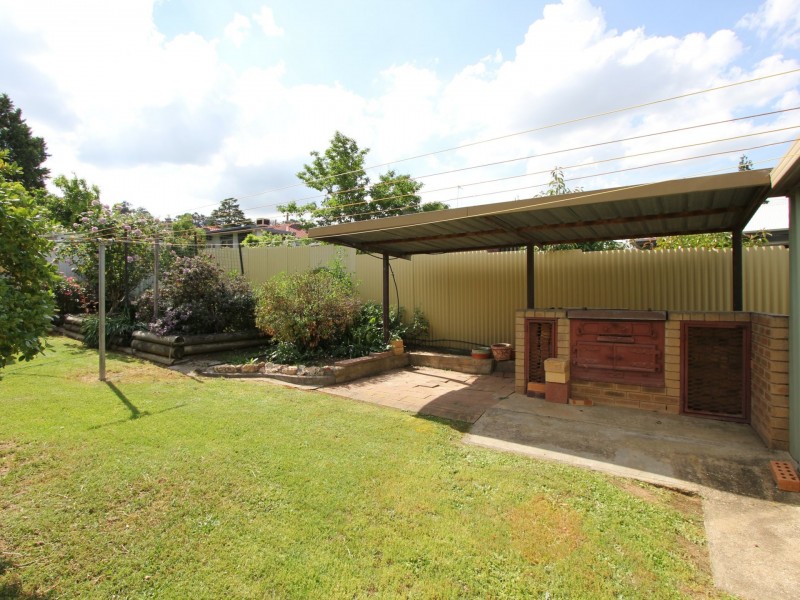 5 Henwood Ave, Kooringal NSW 2650