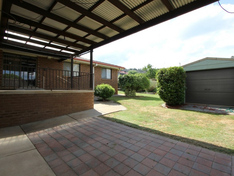 5 Henwood Ave, Kooringal NSW 2650
