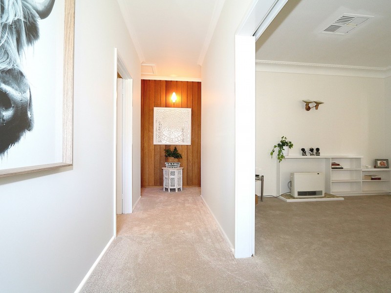 1 Tichborne Crescent, Kooringal NSW 2650