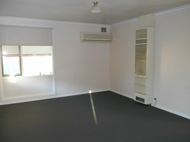 17 Warren Place, Mount Austin NSW 2650