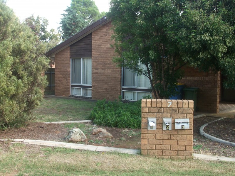 2/7 Wewak Street, Ashmont NSW 2650