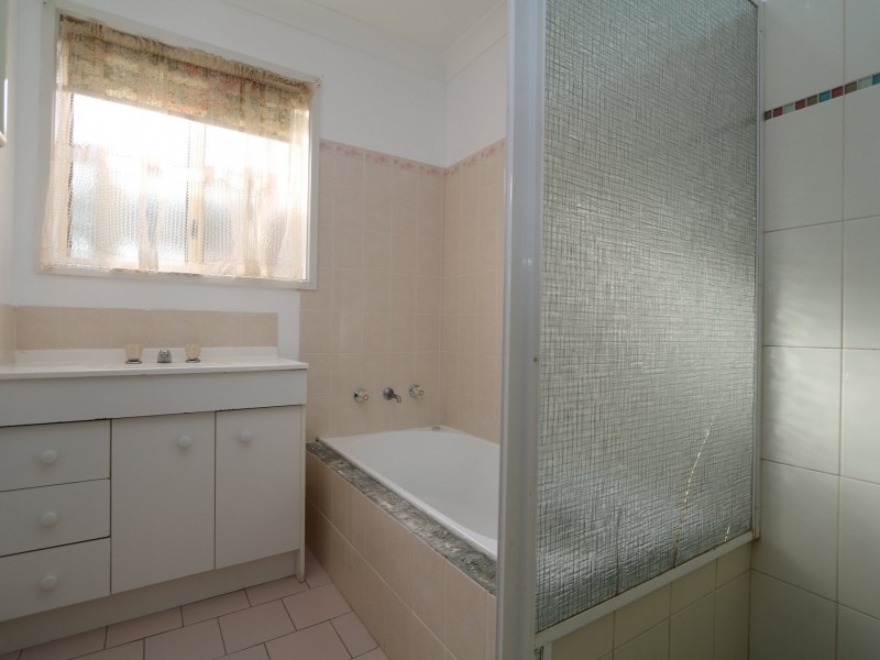 1/26 Nardoo Street, Glenfield Park NSW 2650