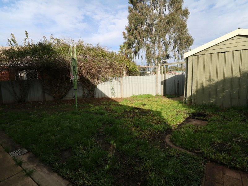 1/26 Nardoo Street, Glenfield Park NSW 2650