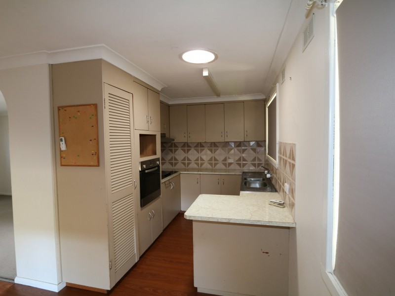 111 McKell Avenue, Mount Austin NSW 2650