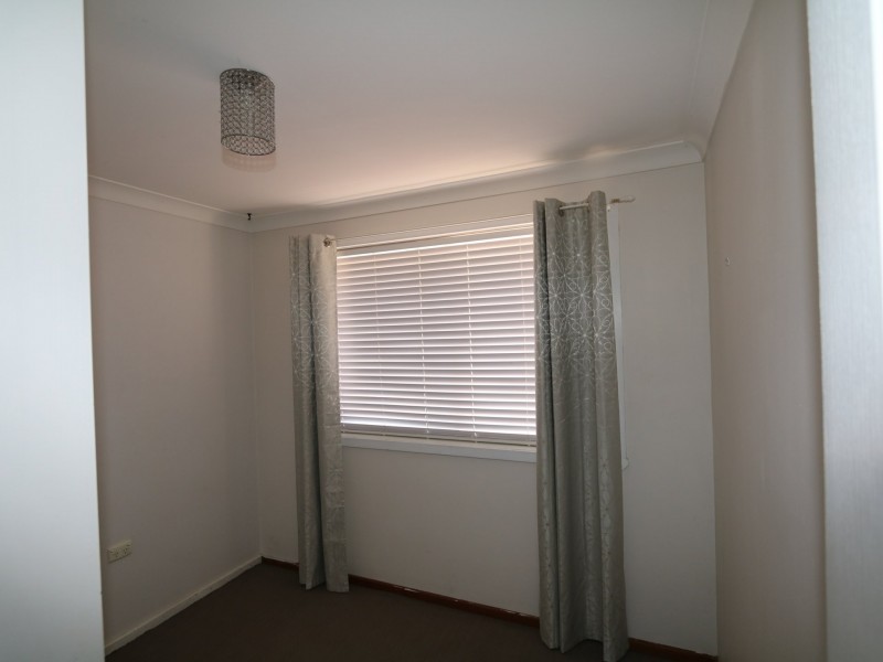 111 McKell Avenue, Mount Austin NSW 2650