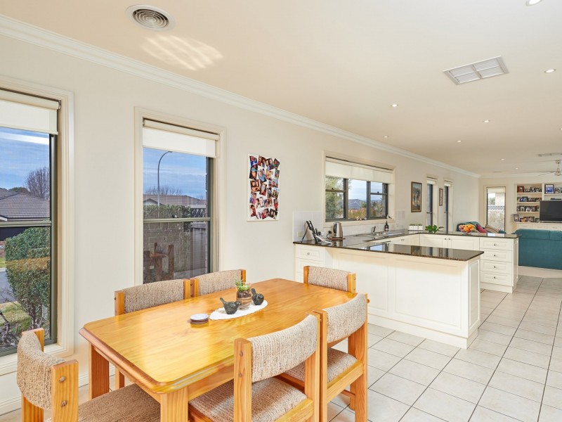 6 Namoi Street, Tatton NSW 2650