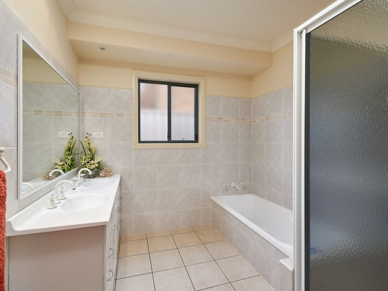 6 Namoi Street, Tatton NSW 2650