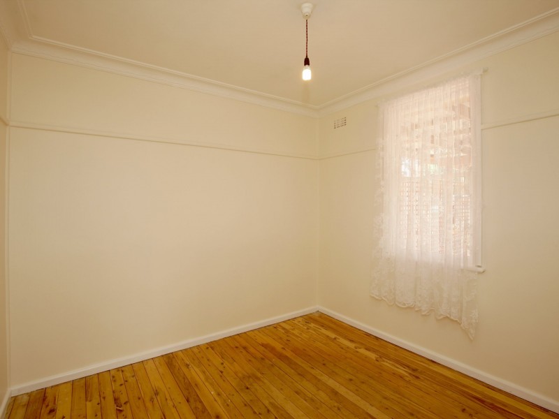 15 Macquarie Street, Mount Austin NSW 2650