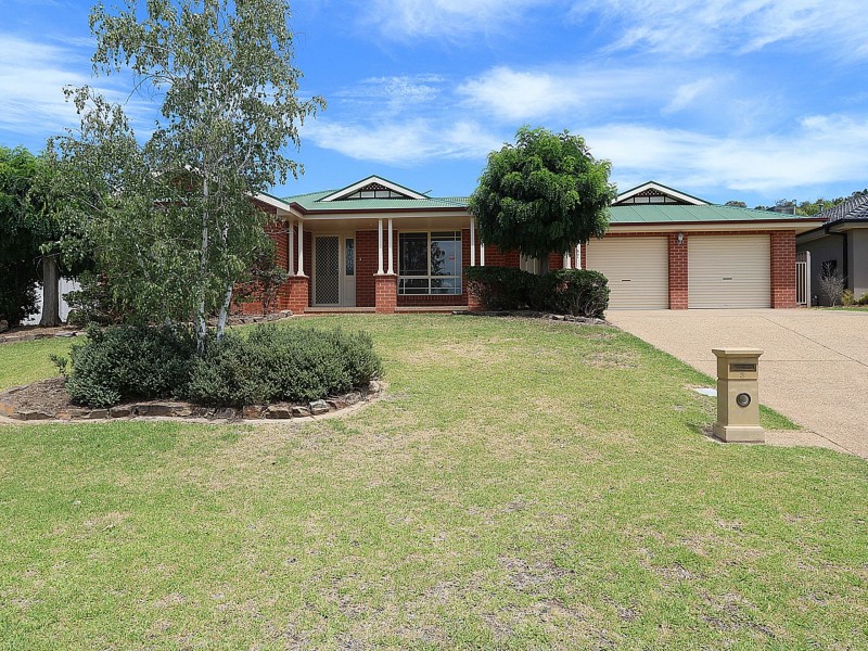 3 Nathan Place, Kooringal NSW 2650