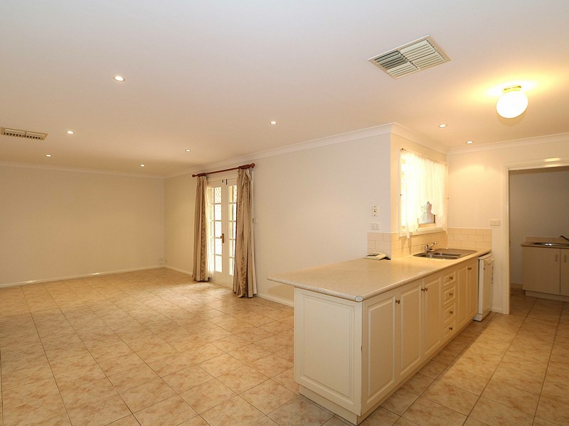 3 Nathan Place, Kooringal NSW 2650