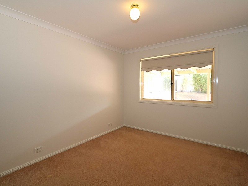 3 Nathan Place, Kooringal NSW 2650