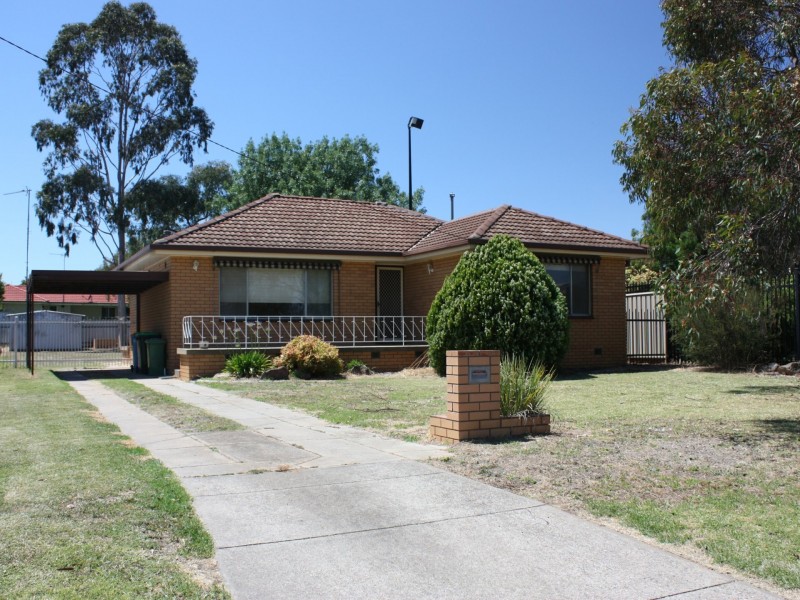 11 Weedon Crescent, Tolland NSW 2650