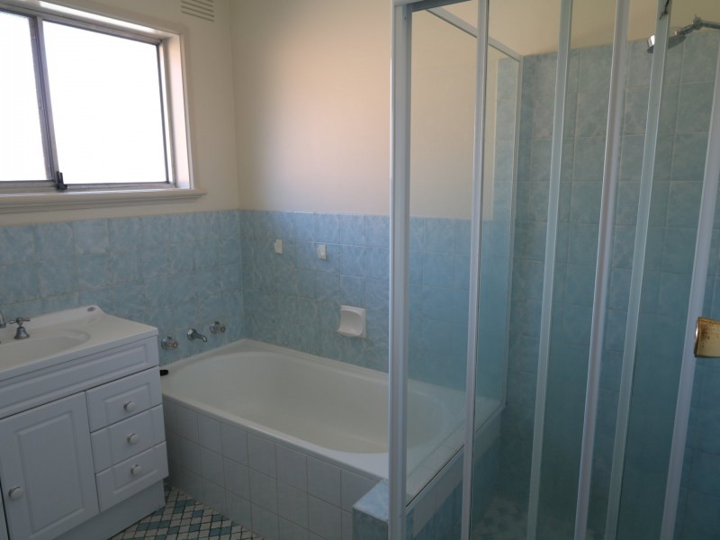 60 Mimosa Drive, Mount Austin NSW 2650