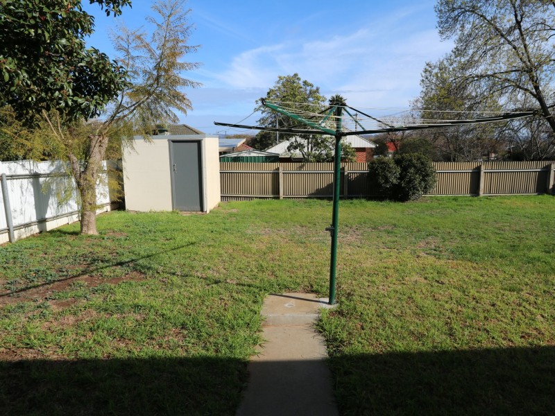 60 Mimosa Drive, Mount Austin NSW 2650