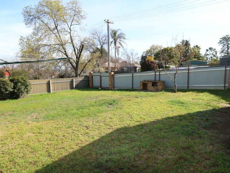 60 Mimosa Drive, Mount Austin NSW 2650