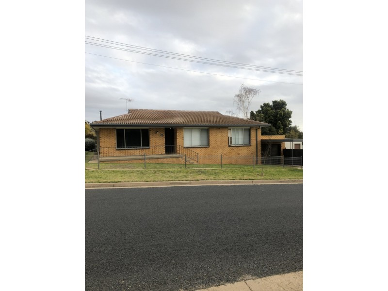 60 Mimosa Drive, Mount Austin NSW 2650