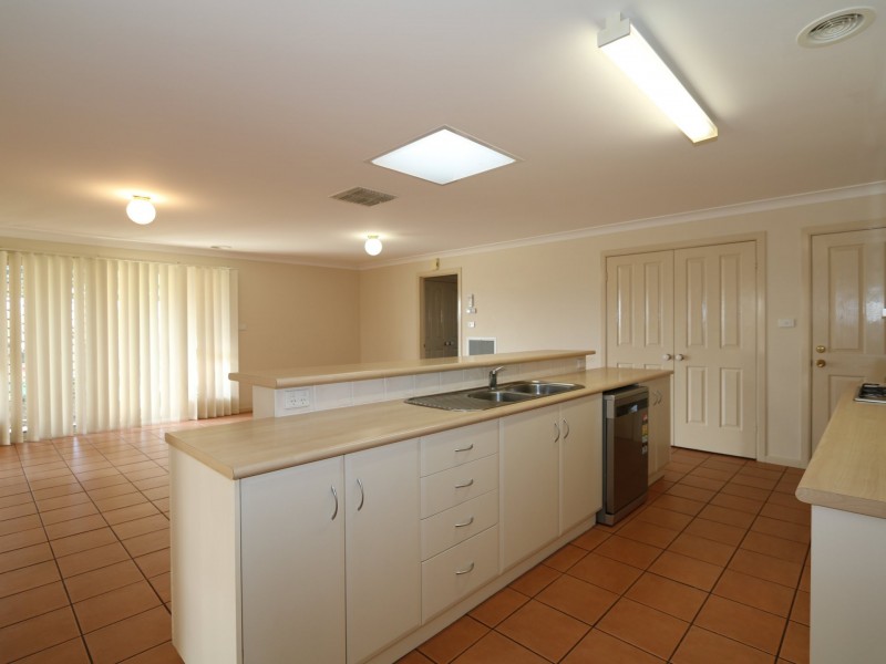 45 Tamar Drive, Tatton NSW 2650