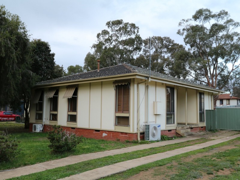 11 Adams Street, Ashmont NSW 2650