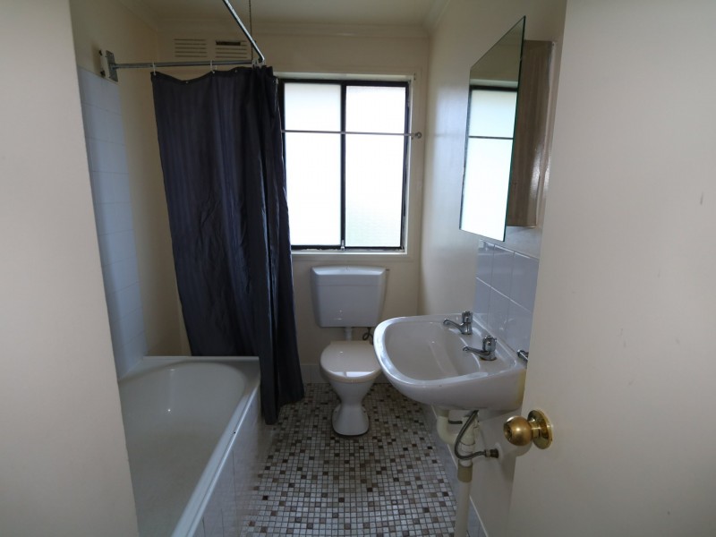 11 Adams Street, Ashmont NSW 2650