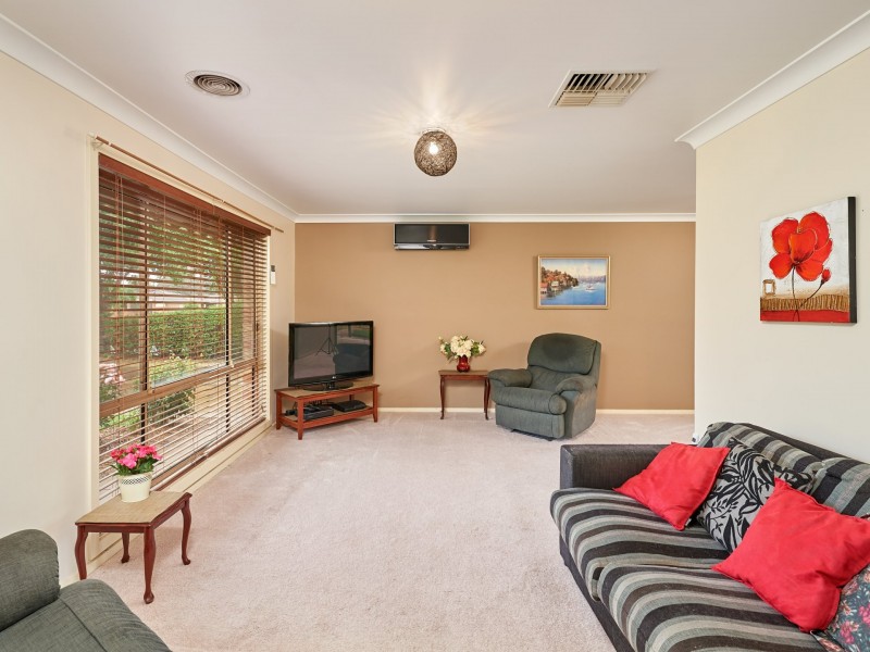 7 Elanora Place, Glenfield Park NSW 2650