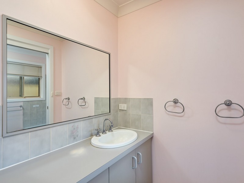 7 Elanora Place, Glenfield Park NSW 2650