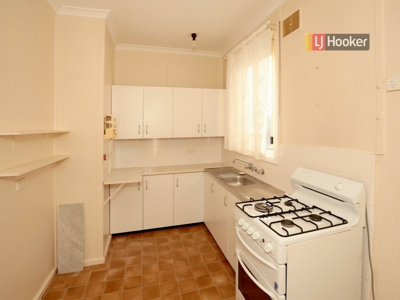 3 Phillip Avenue, Mount Austin NSW 2650