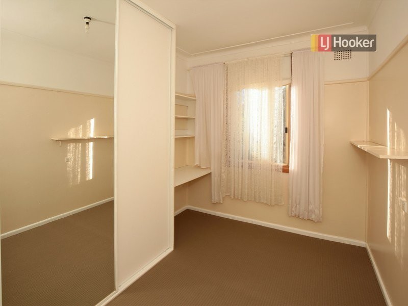 3 Phillip Avenue, Mount Austin NSW 2650