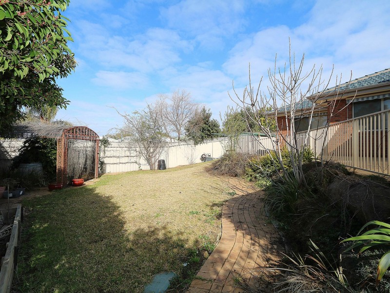 20 Henwood Avenue, Kooringal NSW 2650