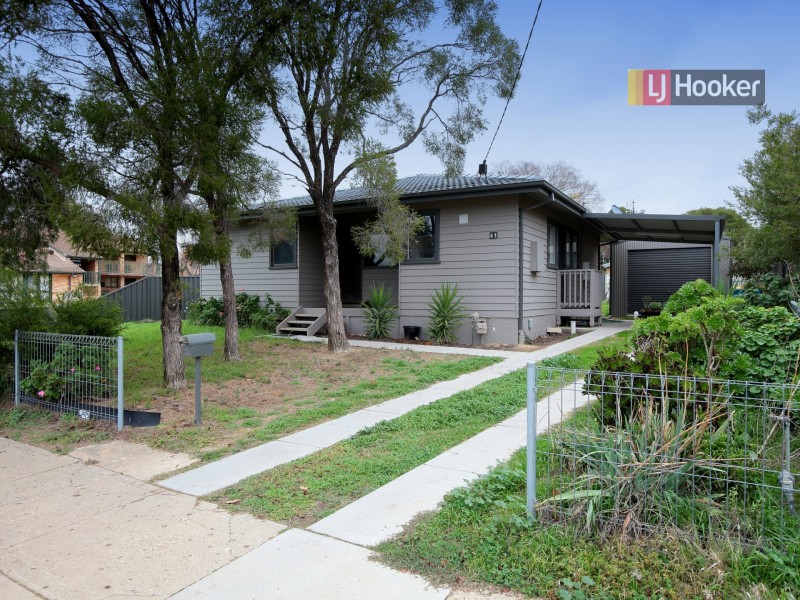 41 Ziegler Avenue, Kooringal NSW 2650