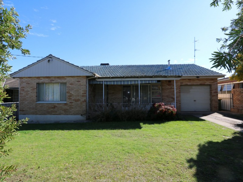15 Anne Street, Tolland NSW 2650
