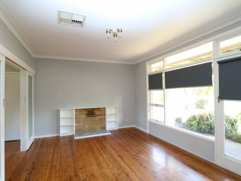 15 Anne Street, Tolland NSW 2650