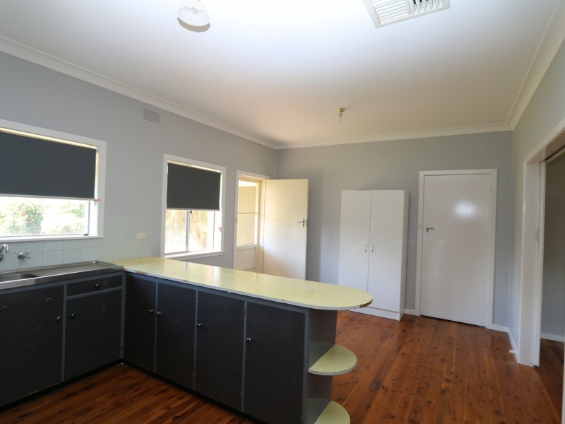 15 Anne Street, Tolland NSW 2650