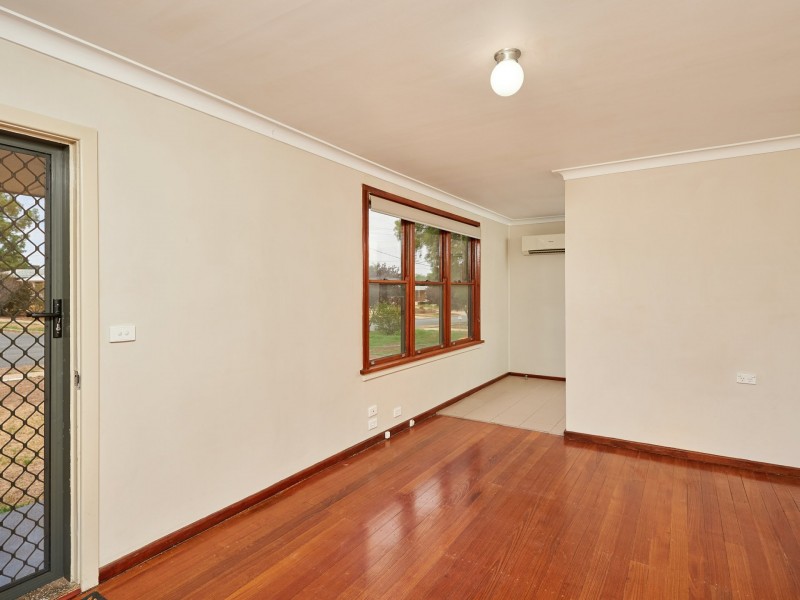 29 Jack Avenue, Mount Austin NSW 2650