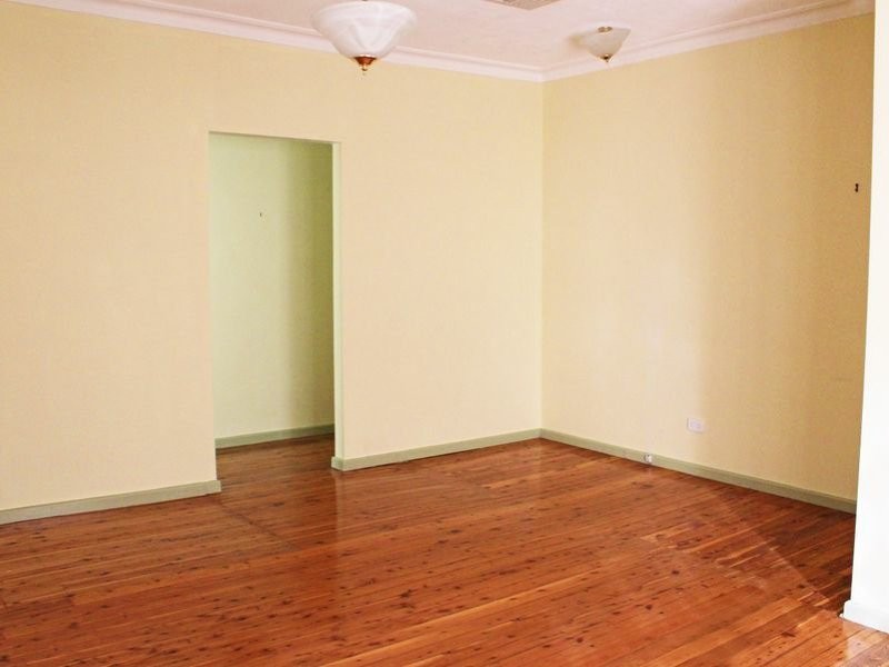 19 Nilma Ave, Mount Austin NSW 2650