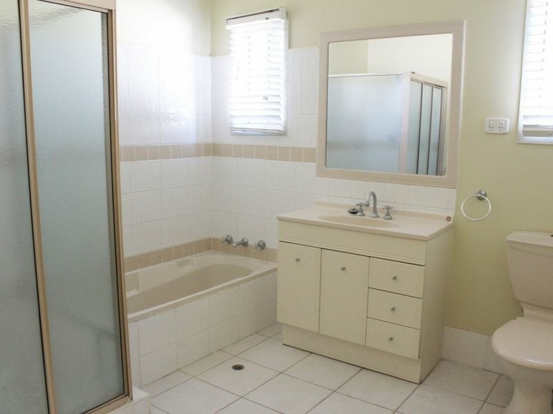 19 Nilma Ave, Mount Austin NSW 2650