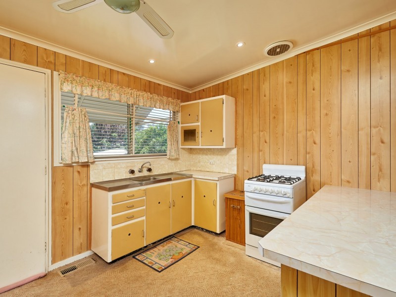 14 Gowrie Parade, Mount Austin NSW 2650