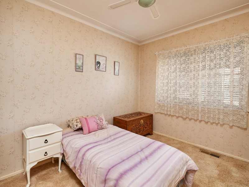 14 Gowrie Parade, Mount Austin NSW 2650