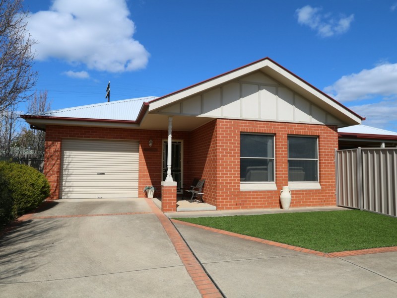Unit 3/74 Brookong Avenue, Wagga Wagga NSW 2650