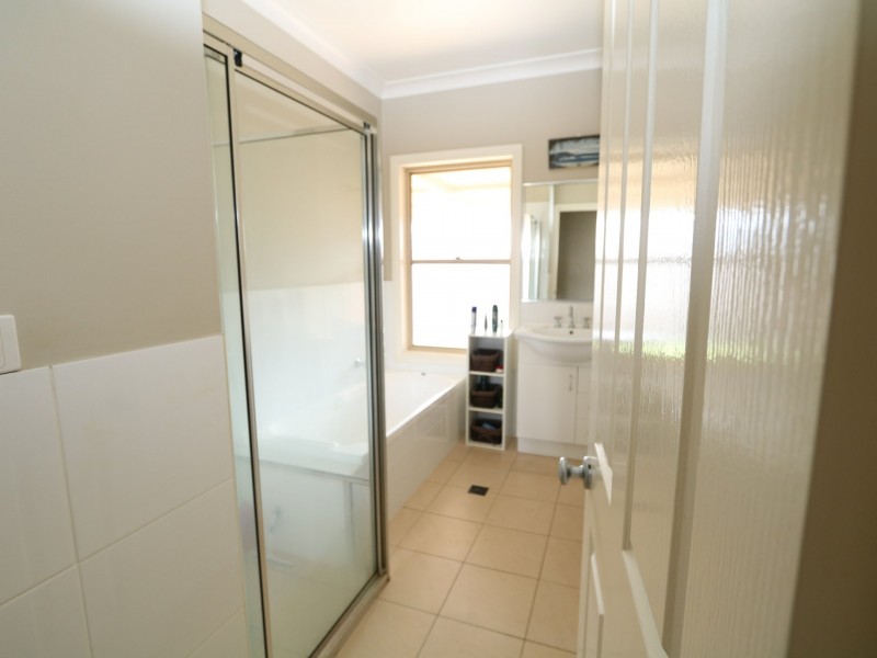 Unit 3/74 Brookong Avenue, Wagga Wagga NSW 2650