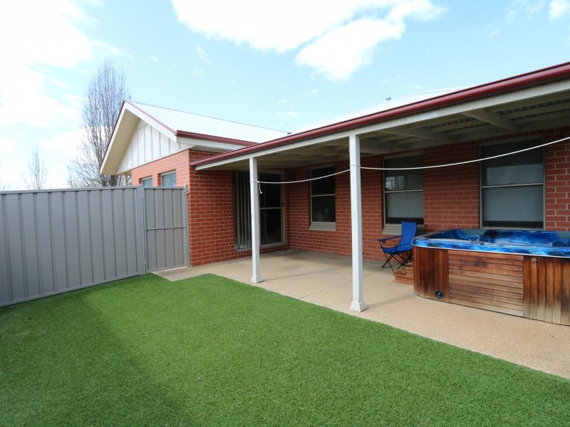 Unit 3/74 Brookong Avenue, Wagga Wagga NSW 2650